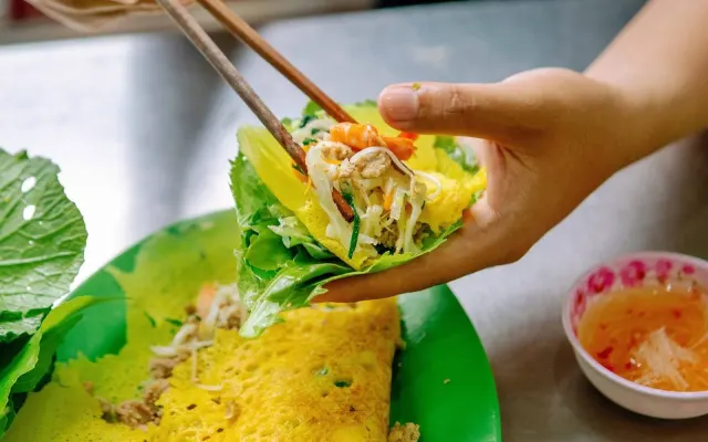 Bánh Xèo: Bản Giao Hưởng Giòn Tan Của Văn Hóa Ẩm Thực Việt